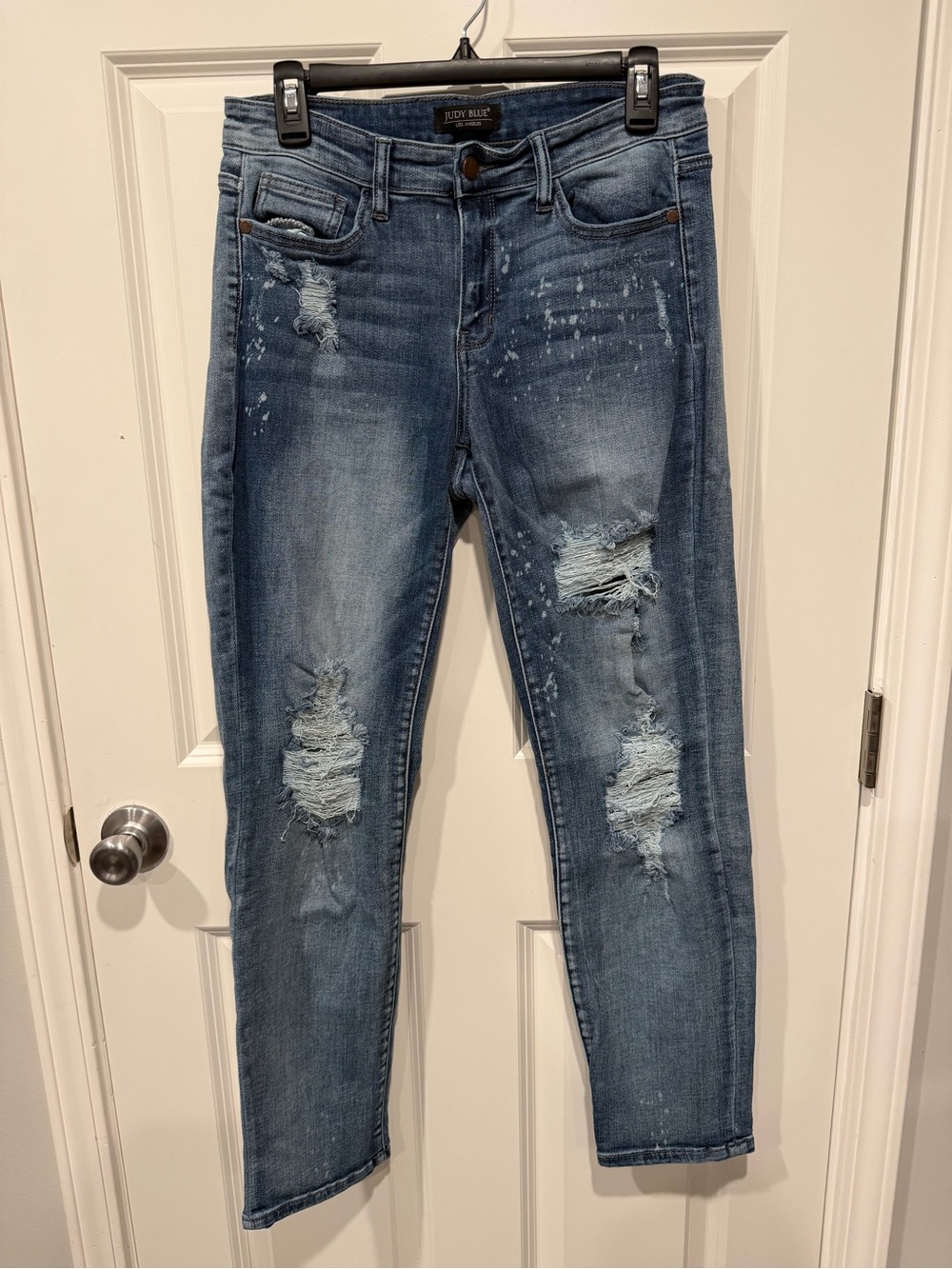 Judy Blue Medium Wash Ripped Skinny Jeans with Paint-Splash Detail